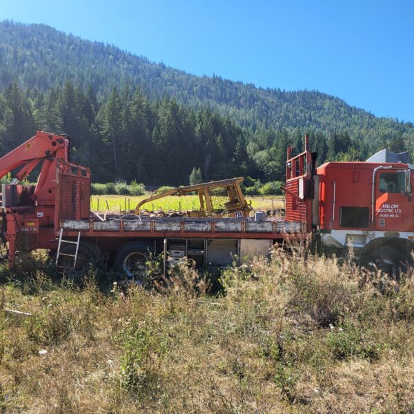 Freightliner 3406 Crane Truck
